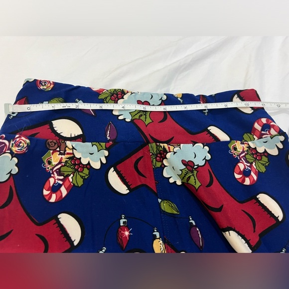 Lularoe One Size Leggings Christmas Stockings and Lights - Picture 6 of 6